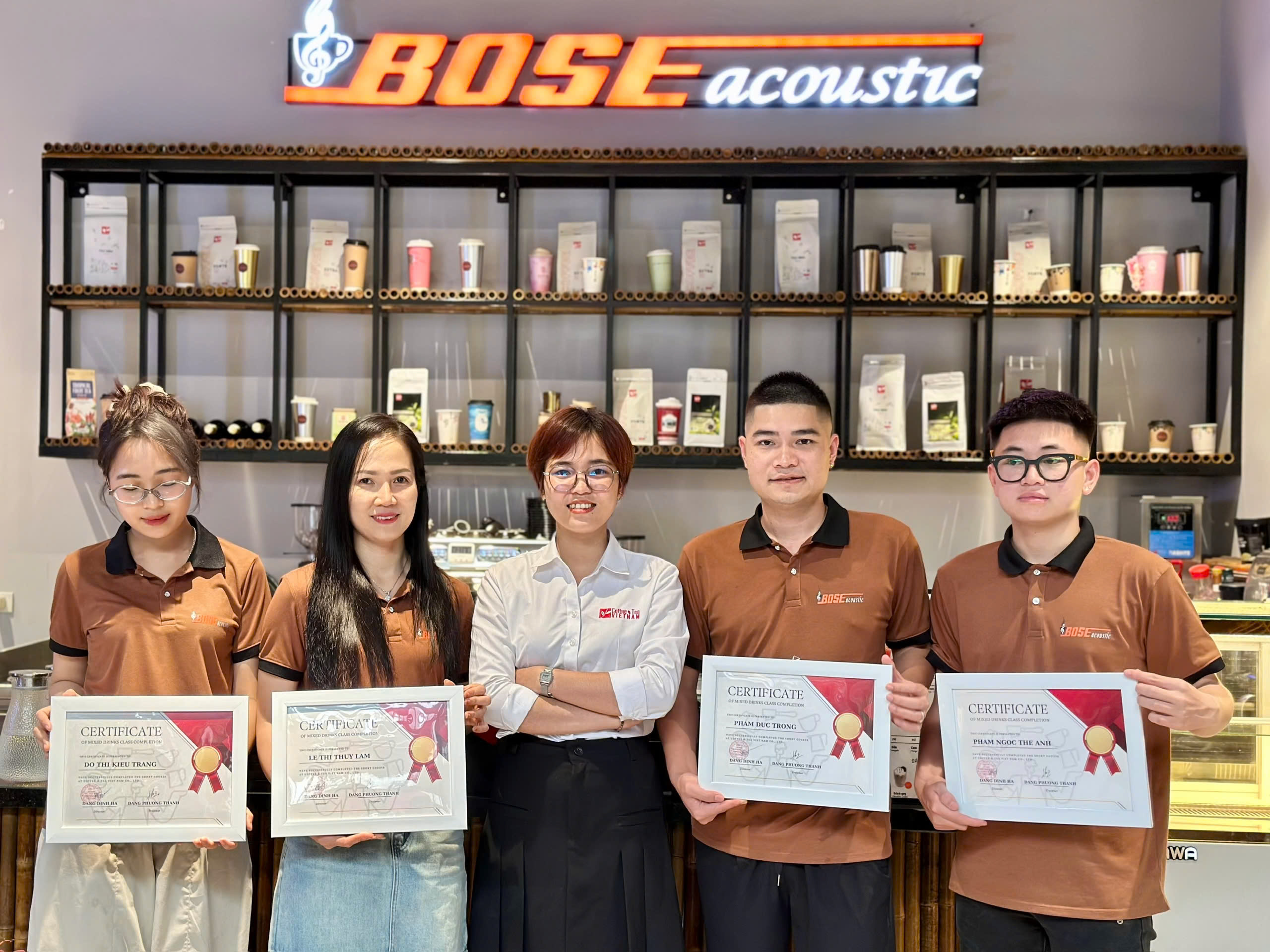 Ảnh nhân viên Bose acoustic
